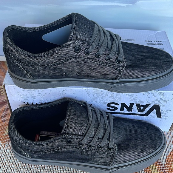 Vans WMNS Skate Chukka Low
Black/Grey/Denim
VN0A4BX45BR
Sneakers - Picture 2 of 16